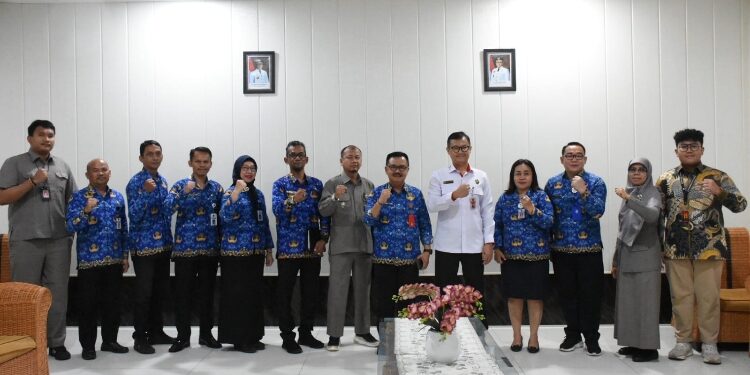 FOTO: MATAKALTENG - Rapat koordinasi monitoring dan evaluasi terkait peningkatan implementasi reformasi birokrasi dengan Kemenpolhukam RI.