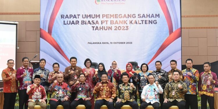 FOTO: VI/MATAKALTENG - Wagub Edy Pratowo menghadiri RUPS Luar Biasa Tahunan PT Bank Kalteng Tahun 2023.