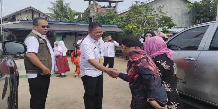 FOTO:DIAN/MATA KALTENG - Visitasi sekolah yang dilaksanakan Dirjen SD didampingi Disdik Kotim, 19 Oktober 2023.