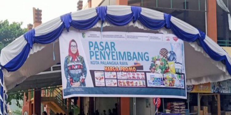 FOTO: MATAKALTENG - Kondisi pelaksanaan pasar penyeimbang Pemko Palangka Raya.