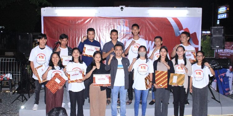 FOTO: MATAKALTENG - Kami Jokowi Kalteng saat melaksanakan deklarasi, di Cafe Night Waltz, Kota Palangka Raya.