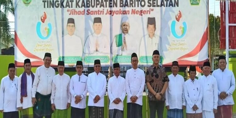 FOTO: MATAKALTENG - Foto bersama usai pelaksanaan upacara Hari Santri Nasional 2023.