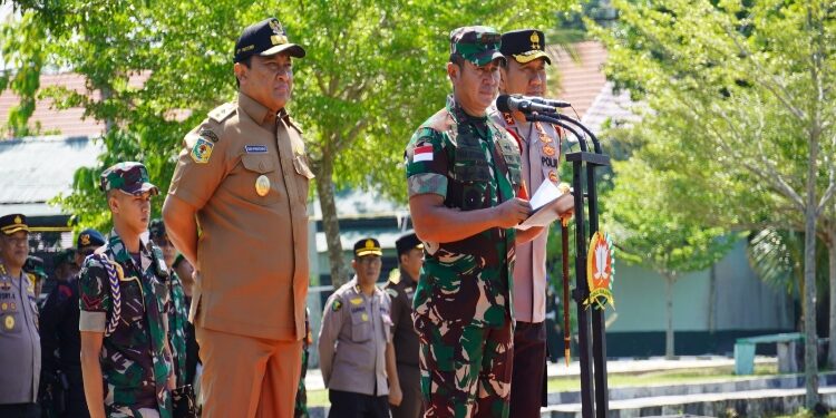 FOTO: VI/MATAKALTENG - Wagub Edy Pratowo hadir dalam Apel Gelar Kesiapan Personel dan Materiil VVIP Pengamanan Kunjungan Kerja Wapres RI K.H. Ma’ruf Amin ke Kalteng.