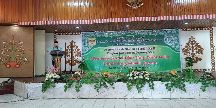 FOTO : DISKOMINFO SANTIK/MATA KALTENG - Bupati Gumas Jaya S Monong memberikan arahan pada kegiatan FASI II tingkat kabupaten, di GPU Tampung Penyang, Senin, 23 Oktober 2023.