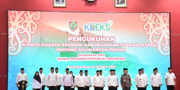 FOTO: MATAKALTENG - Disaksikan Wapres Ma’ruf Amin, Gubernur Sugianto Sabran Resmi Nakhodai KDEKS Kalteng Periode 2023-2025.