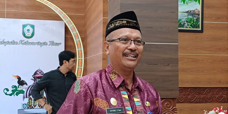 FOTO: MATAKALTENG - Camat Parenggean, Siyono.