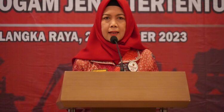 FOTO: MATAKALTENG - Asisten Perekonomian dan Pembangunan (Ekbang) Setda Kalteng, Sri Widanarni, saat menyampaikan sambutan.