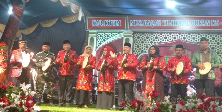 FOTO : DEVIANA/MATAKALTENG - Pembukaan MTQ dan FAQ oleh Bupati Kotim Halikinnor, Sabtu 28 Oktober 2023.