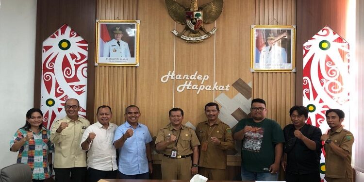 FOTO: AND/MATAKALTENG - Pelantikan Ketua IJTI Kabupaten Pulang Pisau.