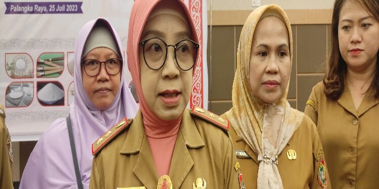 FOTO: VI/MATAKALTENG - Kepala Dinas Perdagangan dan Perindustrian Kalimantan Tengah (Kalteng), Aster Bonawaty.