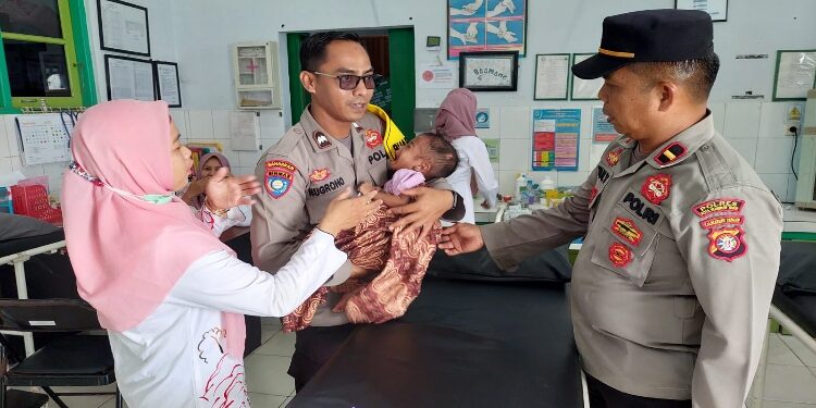 FOTO: IST/MATA KALTENG - Balita saat dievakuasi ke Rumah sakit. Rabu, 1 November 2023.