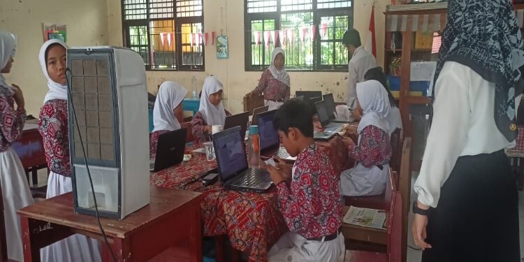 FOTO: IST/MATA KALTENG - Pelaksanaan ANBK di SDN 11 Baamang Tengah, 2 November 2023.
