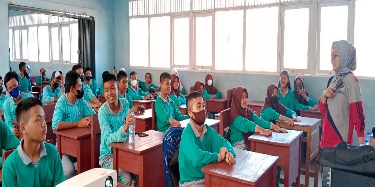 FOTO:DOK/MATA KALTENG - Suasana belajar SMKN 1 Parenggean belum lama ini.