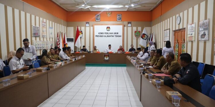 FOTO: VI/MATAKALTENG - Pertemuan Pimpinan Komite I DPD RI terkait Pelaksanaan Tahapan Pemilu Serentak Tahun 2024.