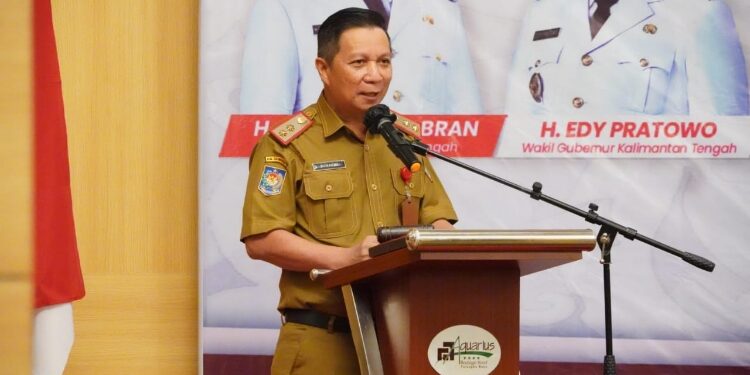 FOTO: MATAKALTENG - Staf Ahli Gubernur Bidang KSDM Suhaemi Buka Bimtek Kepegawaian Lingkup Setda Kalteng.