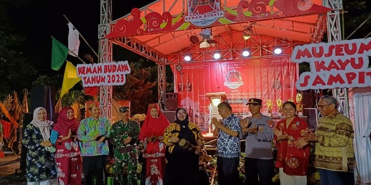 FOTO: IST/MATAKALTENG - Pembukaan Persami atau kemah budaya yang diselenggarakan Disbudpar Kotim, belum lama ini.