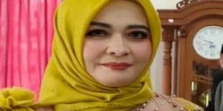 Wakil Ketua DPRD Barsel, Hj. Nyimas Artika.