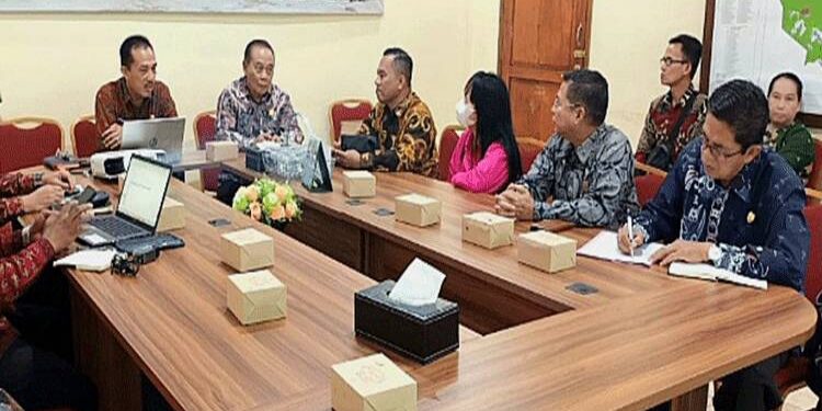 FOTO: MATAKALTENG - Jajaran Komisi II DPRD Kalteng, pada saat melakukan kunjungan kerja ke Provinsi Jambi.
