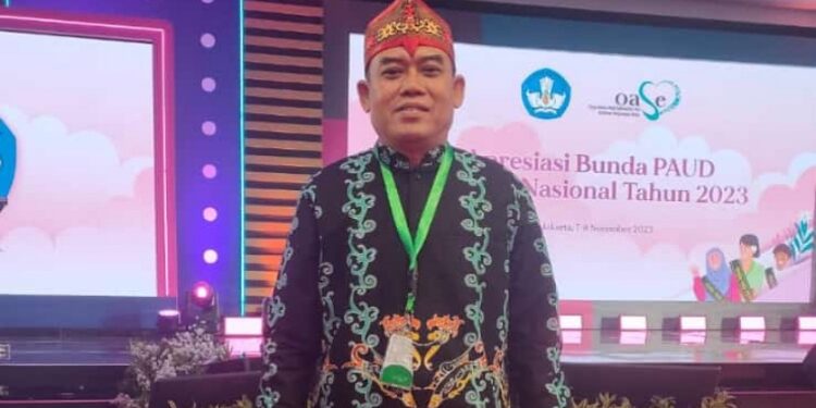 FOTO: IST/MATA KALTENG - Plt Kepala Disdik Kotim, M Irfansyah saat mengikuti kegiatan apresiasi bunda paud tingkat nasional, 8 November 2023.