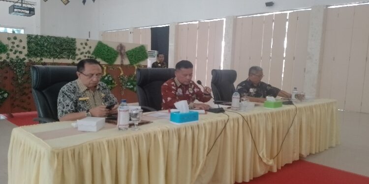 FOTO : AKH/MATAKALTENG - Rapat persiapan Gebyar UMKM di Sukamara yang dipimpin oleh Sekda Sukamara Rendy Lesmana.