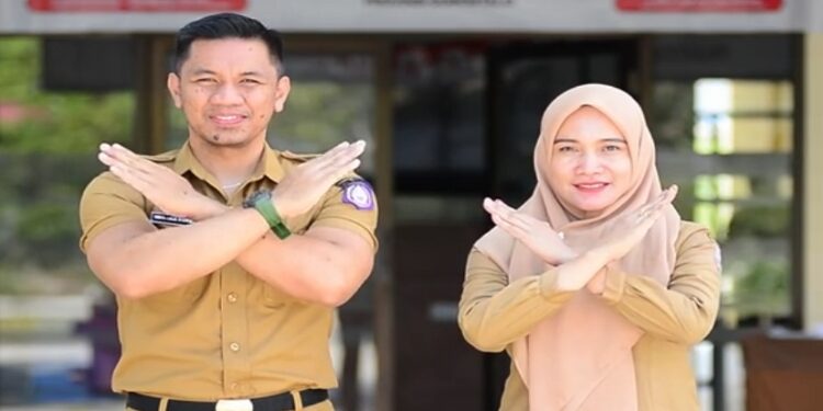 FOTO: IST/MATA KALTENG - ASN saat bergaya foto.
