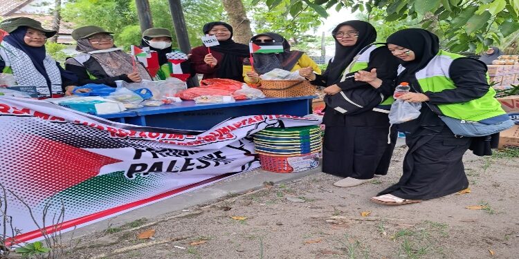 FOTO: IST/MATA KALTENG - Persiapan konsumsi untuk massa aksi solidaritas bela Palestina di Kotim.