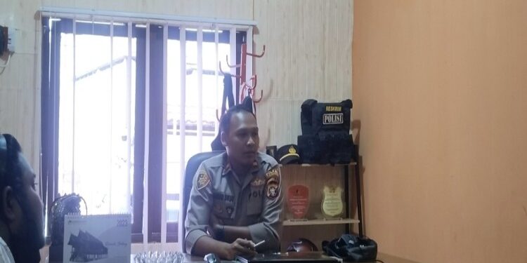 FOTO: AGUS/MATA KALTENG - Kapolsek Cempaga saat diruangannya.
