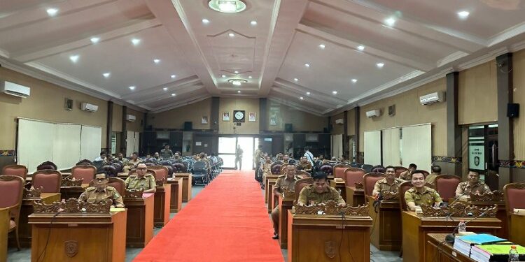 FOTO: IST/MATA KALTENG - Rapat kerja Komisi I Pembahasan RAPBD Murni 2024, 13 November 2024.