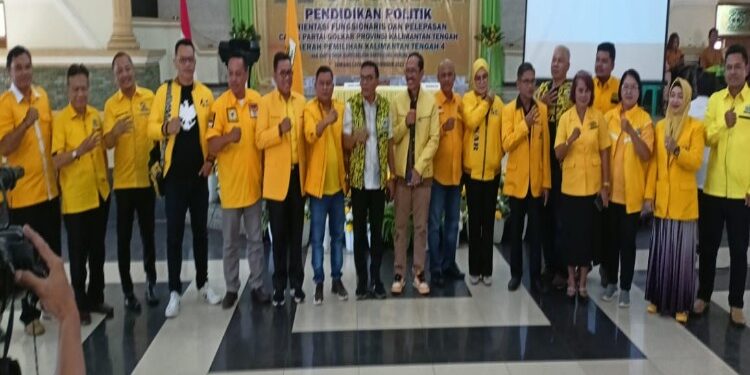 FOTO: MATAKALTENG - Jajaran DPD Golkar pada saat menggelar Dikpol Fungsionaris.