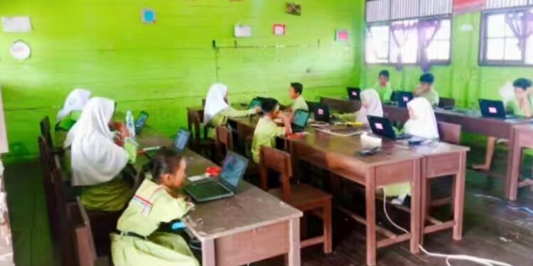 Foto: DISDIK/MATA KALTENG - ANBK Penjadwalan Ulang di SDN 4 Sebabi, 15 November 2023.