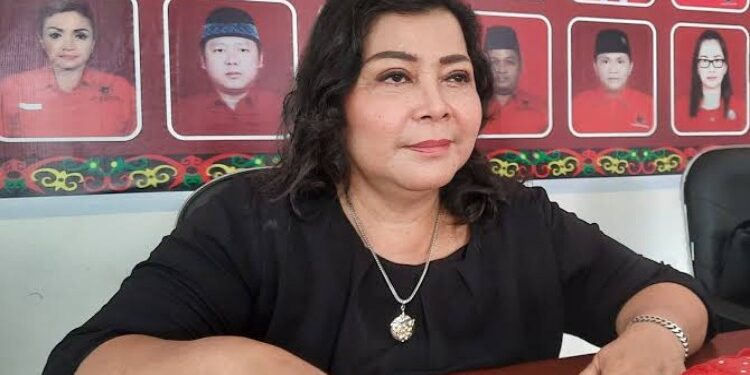 FOTO: MATAKALTENG - Ketua Komisi B DPRD Kota Palangka Raya, Nenie A Lambung.