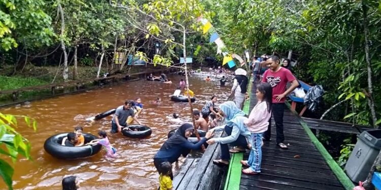FOTO: IST/MATAKALTENG -Air merah salah satu potensi wisata di Desa Sanggu Kabupaten Barsel yang dapat dijadikan Input bagi PAD.