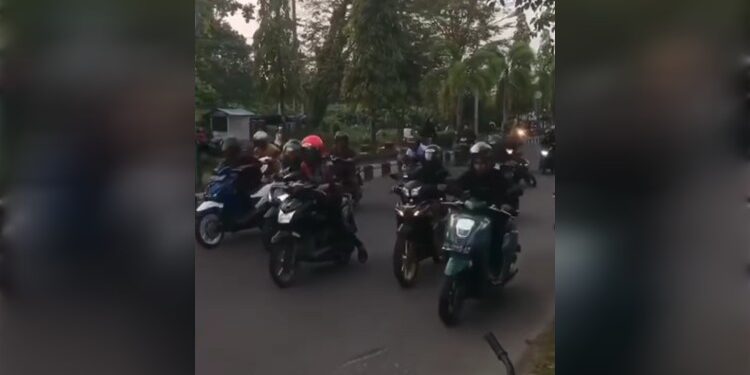 FOTO: DOKUMENTASI MATAKALTENG - Aksi balap liar yang terjadi di kota Sampit pada waktu lalu.