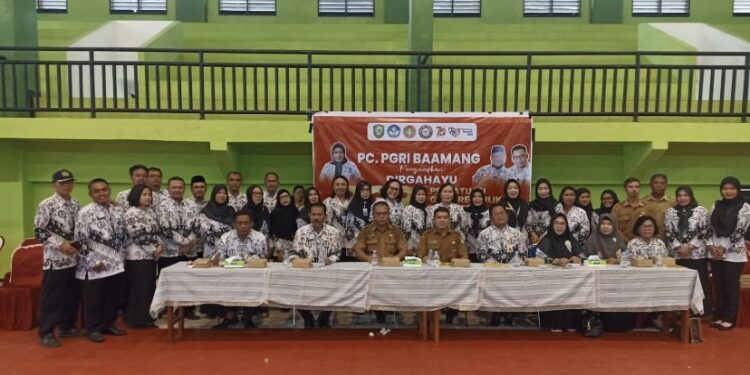FOTO:DISDIK/MATA KALTENG - Peringatan hari guru nasional oleh PC PGRI Kecamatan Baamang, 20 November 2023.