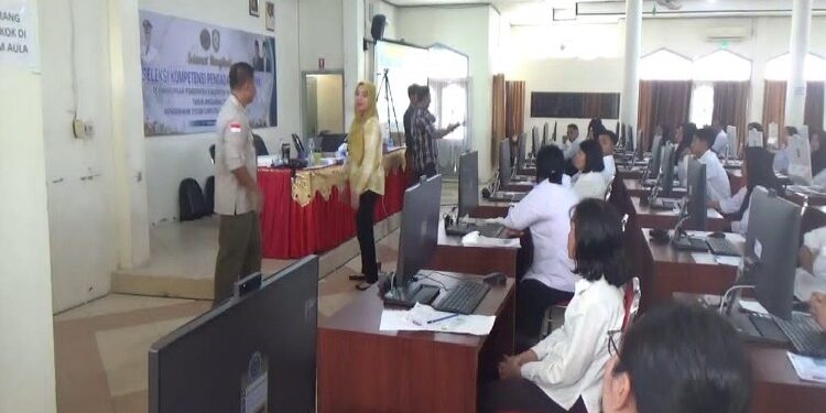 FOTO : DOK DEVIANA/MATAKALTENG - Pelaksanaan seleksi kompetensi di BKPSDM Kotim beberapa waktu lalu.
