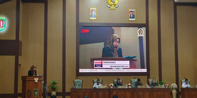 FOTO : ANR/MATAKALTENG - Juru Bicara Fraksi Hanura Nasdem DPRD Katingan, Wiwik Aurola.