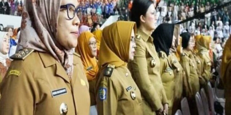 FOTO: MATAKALTENG - Pj Wali Kota Palangka Raya, Hera Nugrahayu, pada saat menghadiri peringatan hari ibu.