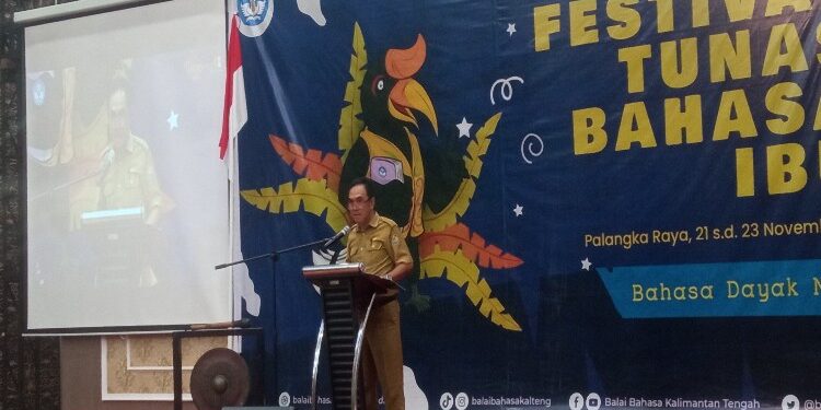 FOTO: MATAKALTENG - Plh Kepala Dispursip Kalteng Arthur Mukkun pada Festival Tunas Bahasa Ibu merupakan rangkaian kegiatan Revitalisasi Bahasa Daerah.