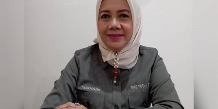 FOTO: MATAKALTENG - Anggota Komisi C DPRD Palangka Raya, Norhaini.