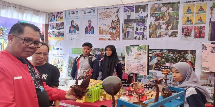 FOTO: MATAKALTENG - Salah satu stand pada Pentas Prestasi Pelajar dan Guru se-Kalteng.