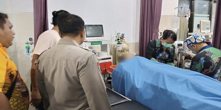 FOTO: MATAKALTENG - Korban pada saat mendapatkan perawatan medis di RSUD dr Doris Sylvanus Palangka Raya.