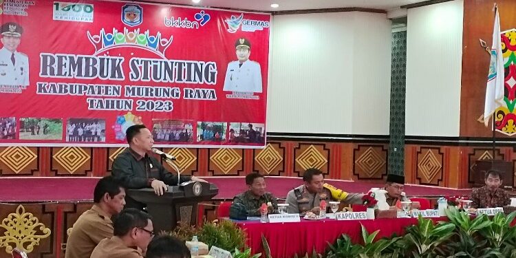 FOTO: MATAKALTENG - Ketua DPRD Murung Raya (Mura), Doni, turut hadir secara lansung dalam pelaksanaan kegiatan rembuk stunting.