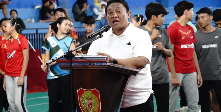FOTO : IST/MATAKALTENG - Wagub Edy Pratowo menghadiri acara Penutupan Kejuaraan Bulu Tangkis Gubernur Kalteng Open 2023 di GOR Pratama.