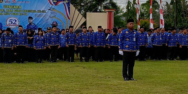 FOTO : DEVIANA/MATAKALTENG - Saat mengikuti upacara peringatan HUT Korpri, Rabu 29 November 2023.