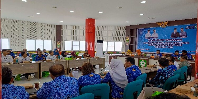 FOTO : DOK DEVIANA/MATAKALTENG - Rapat pembukaan fokus grup discussion penyusunan RTK makro Kabupaten Kotim tahun 2023-2027.