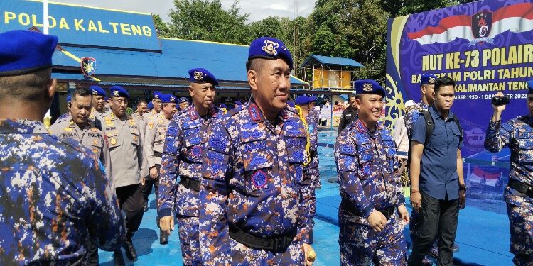 FOTO: AGUS/MATA KALTENG– Kapolda Kalteng Irjen Pol Djoko Poerwanto saat menghadiri Hut ke 73 tahun Polairud Polda Kalteng. Jumat, 1 Desember 2023.