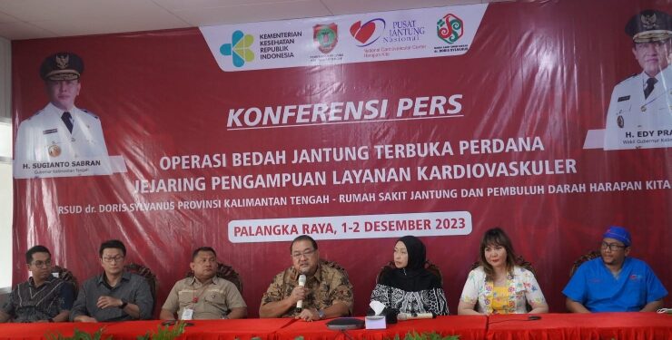 FOTO : OLIVIA/MATAKALTENG - Konferensi Pers bersama jajaran Tim bedah jantung Rumah Sakit Jantung dan Pembuluh Darah Harapan Kita dan Tim dari RSUD dr. Doris Sylvanus Kalteng.