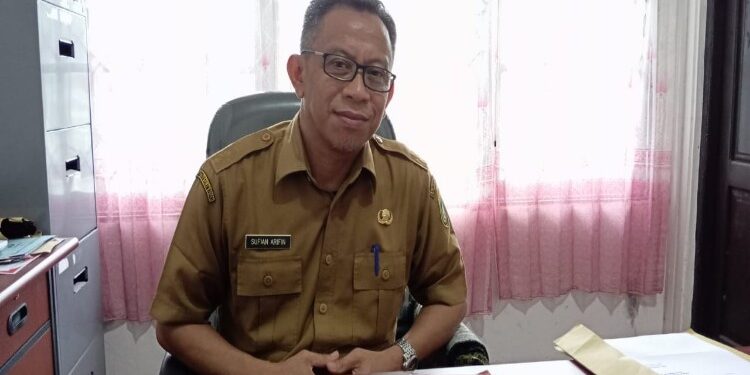 FOTO: MATAKALTENG - Plt Kepala Disnakertrans Barsel, Sufian Arifin.