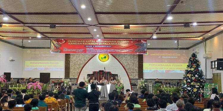 FOTO: MATAKALTENG - Suasana perayaan natal Kerukunan Warga Kandan Bajarum Palangka Raya.