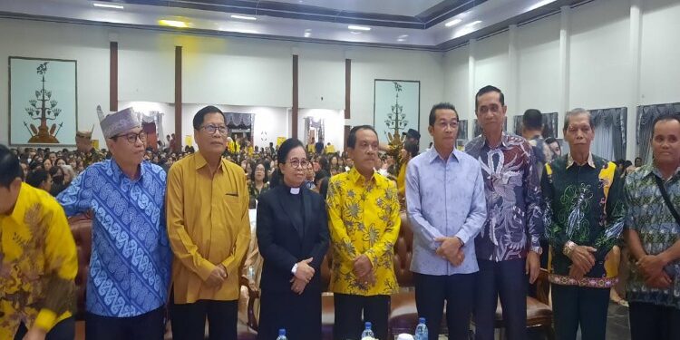 FOTO: MATAKALTENG - Abdul Razak, hadir pada natal Golkar.